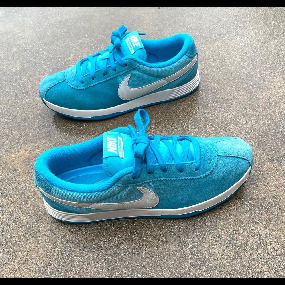 Nike Size 7 Retro Shoe - Picture 7 of 12